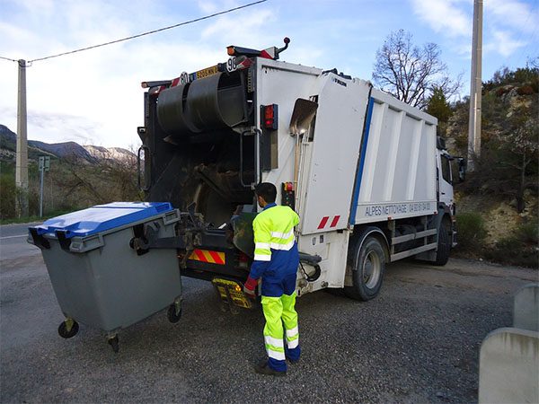 Collecte de déchets dans les Alpes-de-Haute-Provence - Alpes Nettoyage à Sisteron