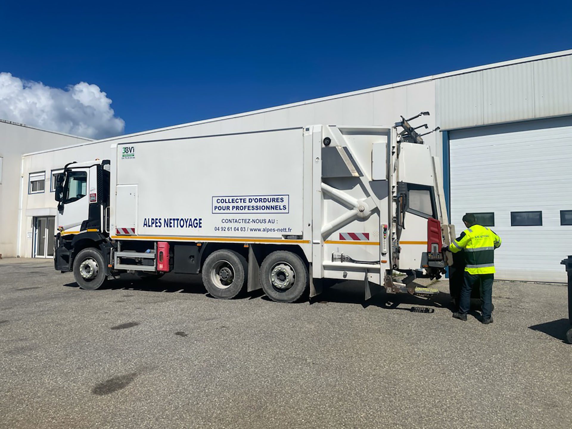 Collecte d'ordures ménagères pour professionnels dans les Alpes-de-Haute-Provence - Alpes Nettoyage à Sisteron